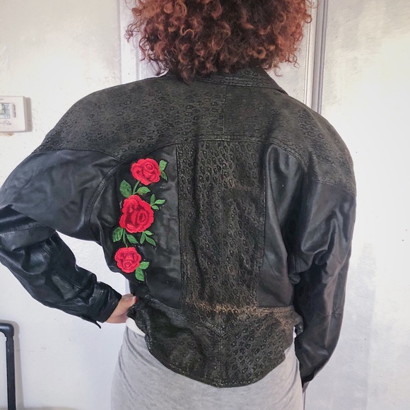 Rose embroidered vintage leather jacket - Picture 2 of 3